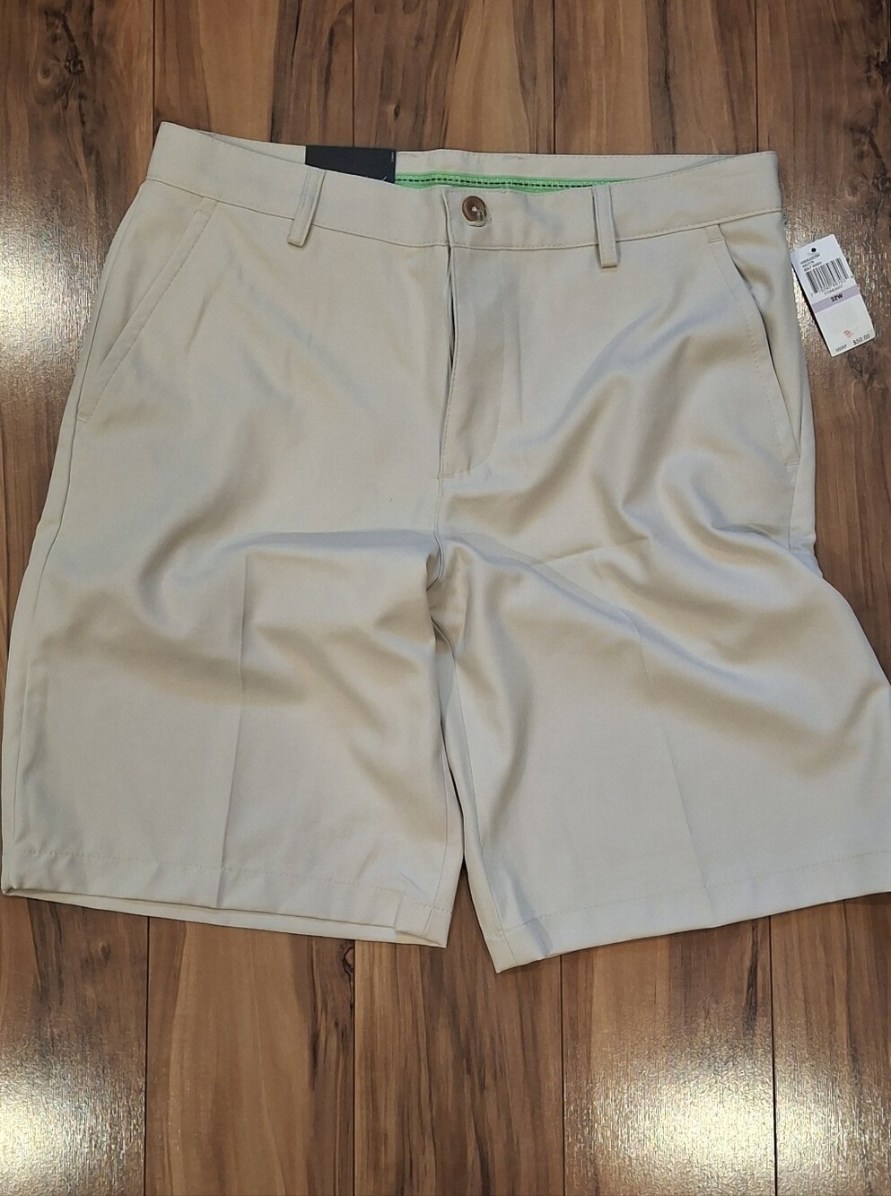 Men's Khaki Performance Shorts - Neutral Beige Izod Golf Waist 32 NWT